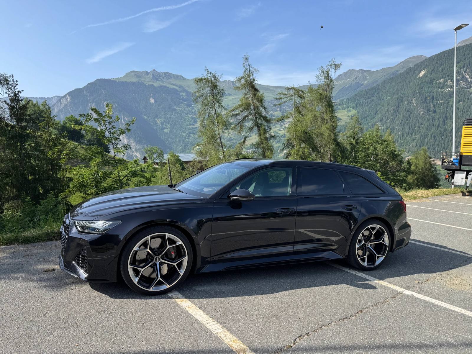 Audi RS6 Performance (2023), schwarz, Foto 1